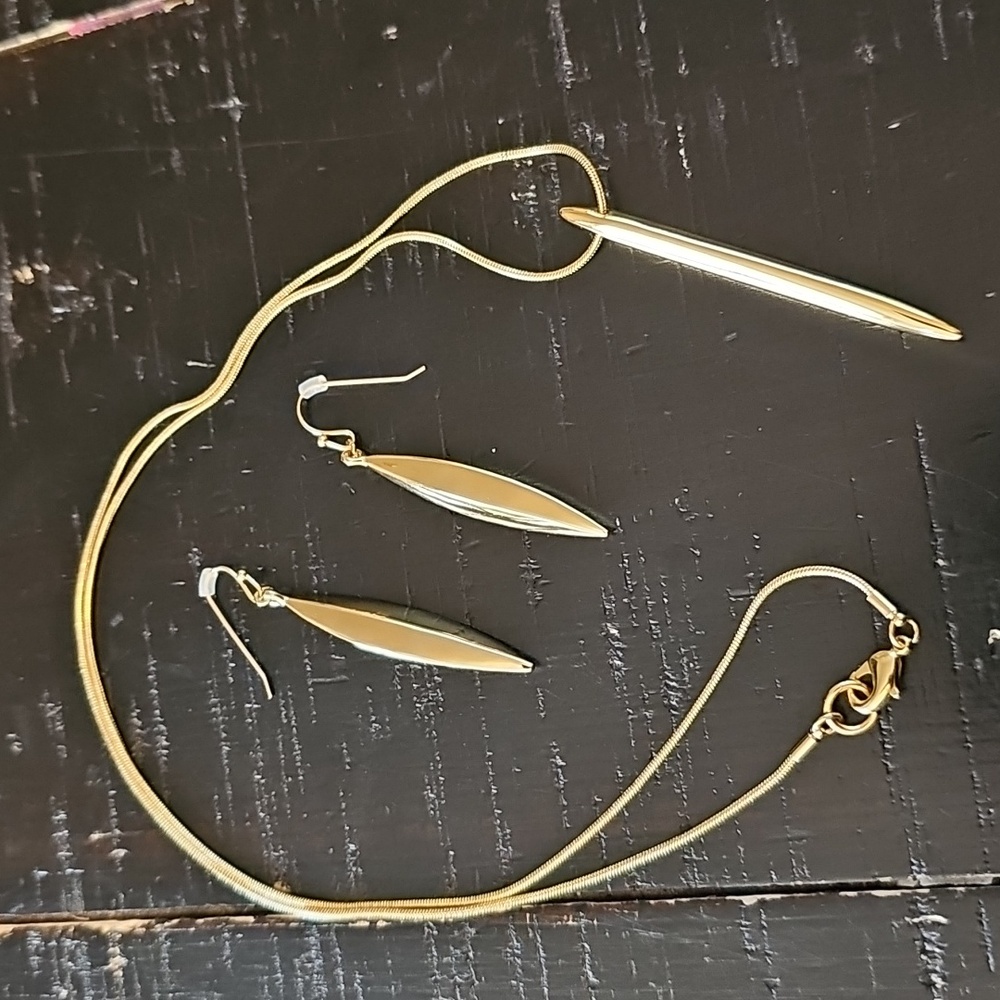 Gold Necklace and Earrings set